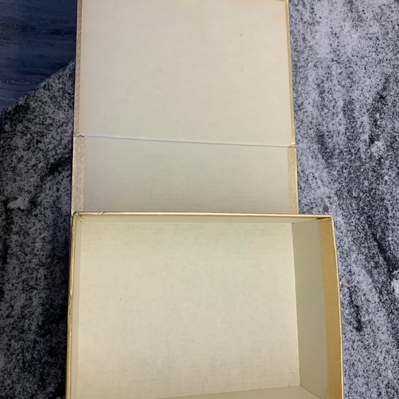 Authentic Dior gold box (empty box only) Excellent condition - Picture 11 of 11